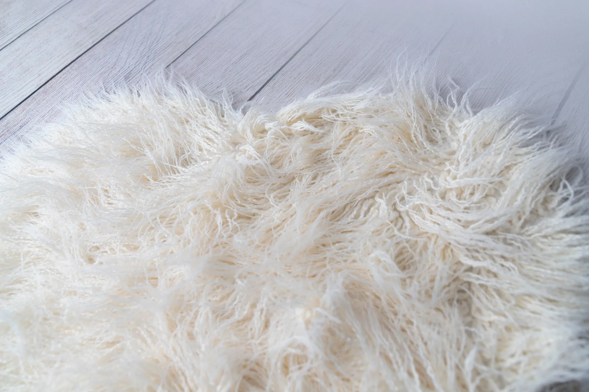 Mongolian Faux Fur - Heart Shaped - White