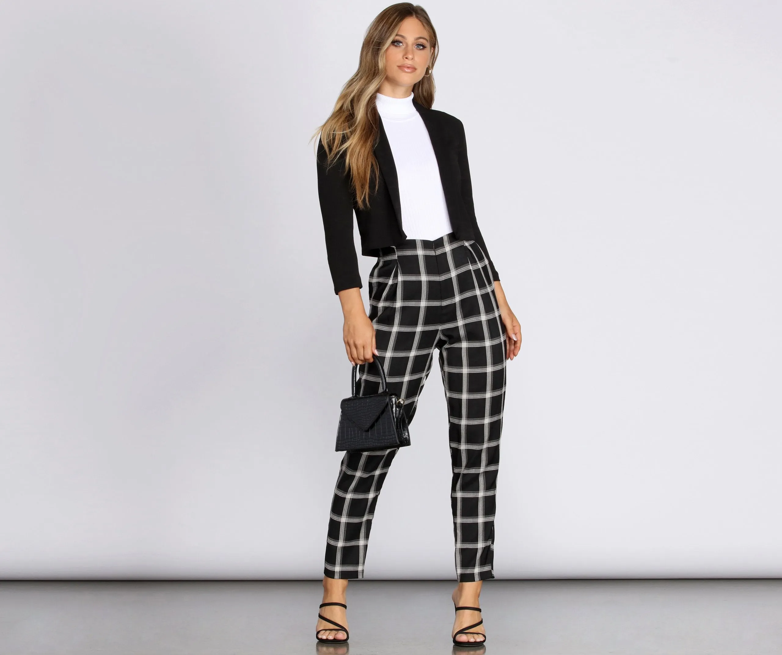 TastyHottie - Chic And Cropped Blazer