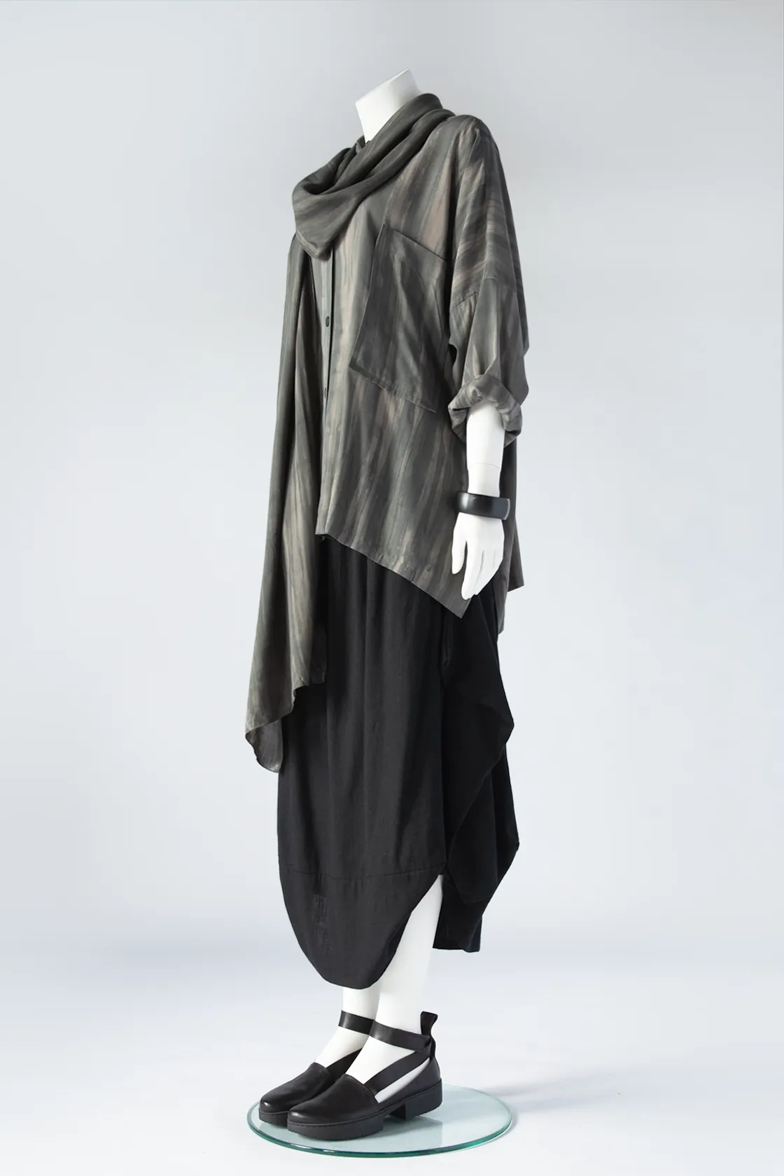 Wide Shirt in Grey Ink Boston